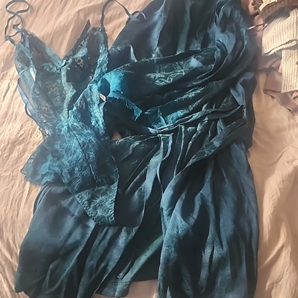 NEW! VICTORIA SECRET SET